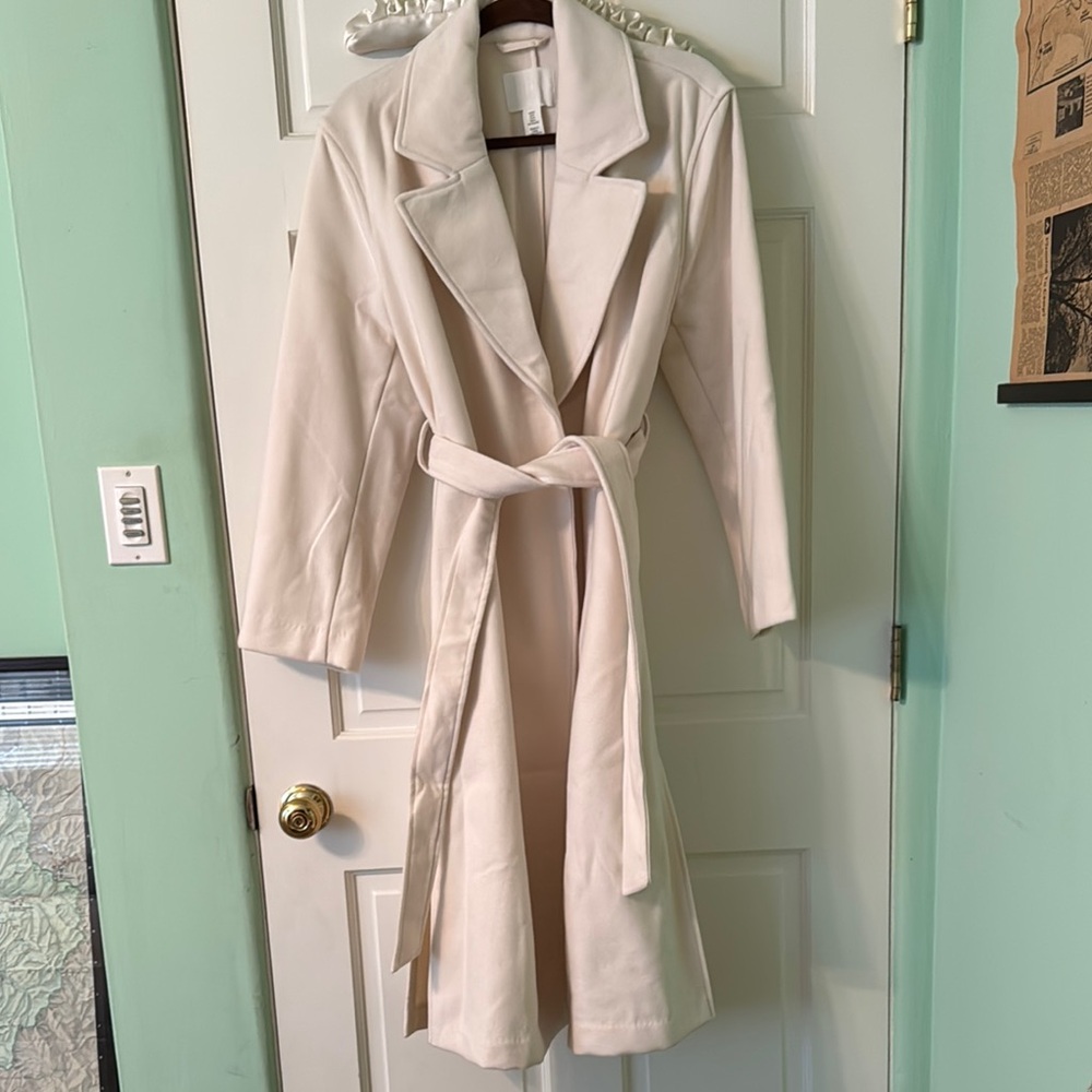 Elegant White Women's Coat